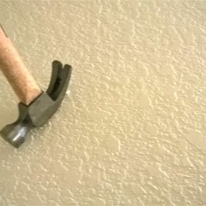 comment arracher un clou sans abîmer le mur
