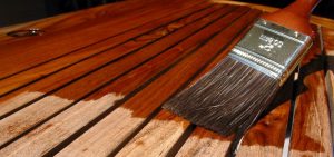 Comment appliquer du vernis sur du bois?