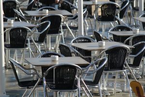 Chaises pour mon restaurant, laquelle dois-je choisir