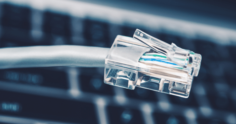 Comment brancher une prise RJ45 ?