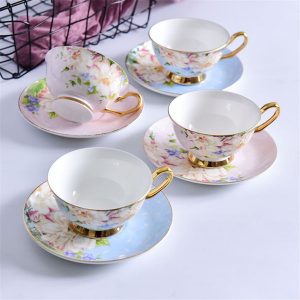 coller de la porcelaine