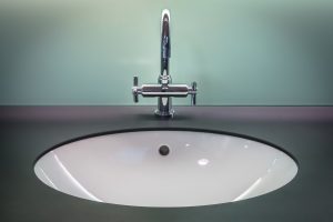 Comment déboucher un évier
