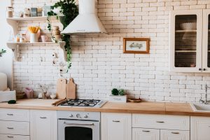 couper un plan de travail en bois
