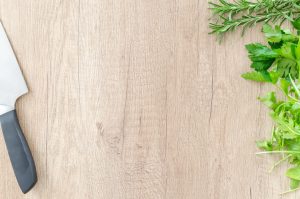 Protéger un plan de travail en bois