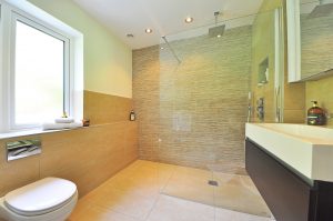 Installer une paroi de douche
